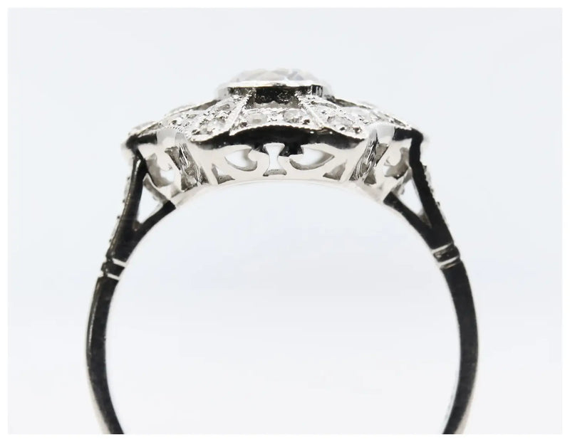 Art Deco 0.87ctw Diamond Engagement Ring in Platinum